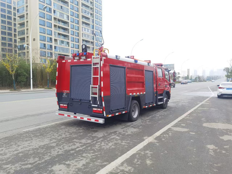 东风多利卡5吨泡沫消防车