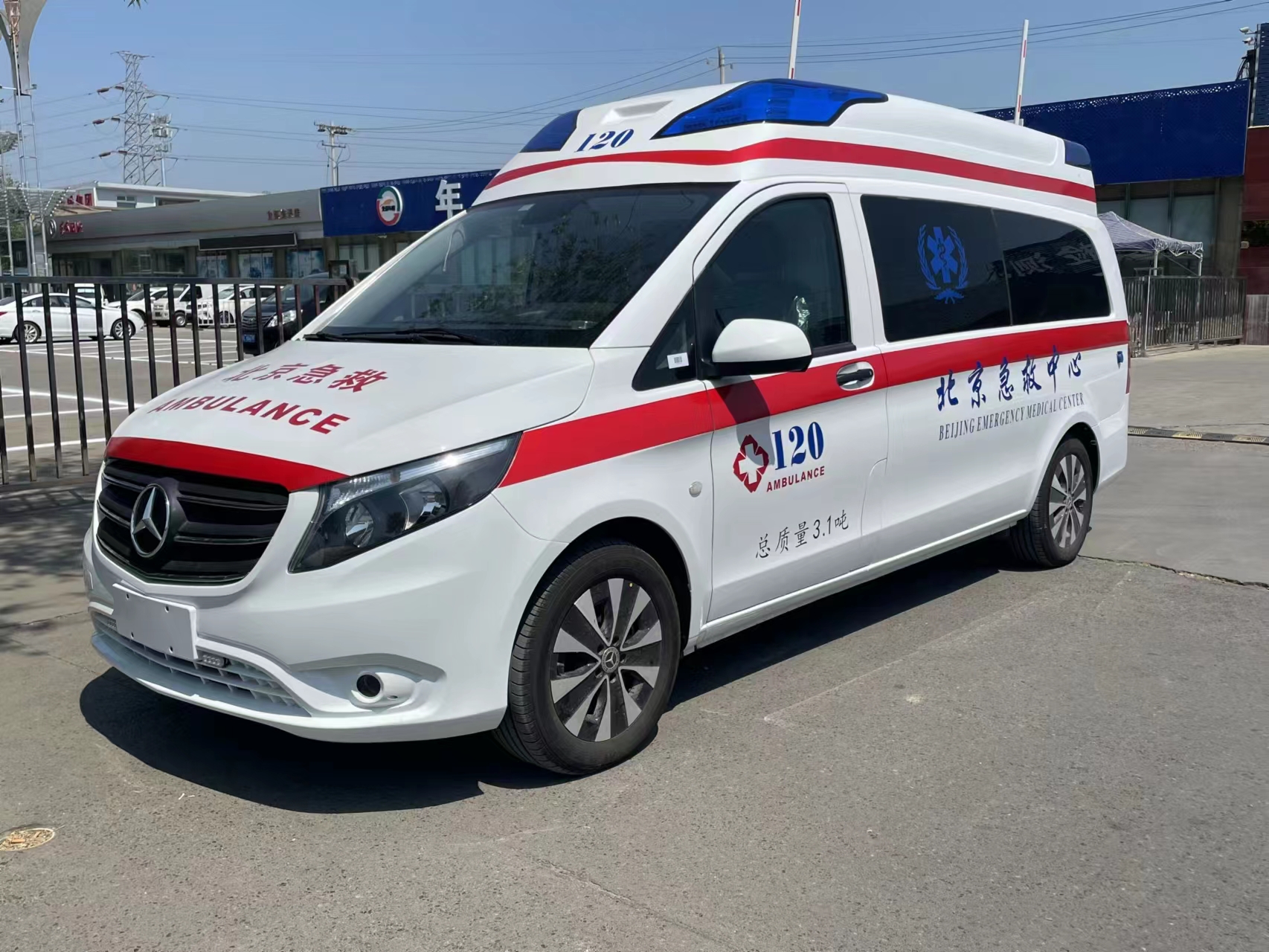 奔驰威霆高顶监护型救护车