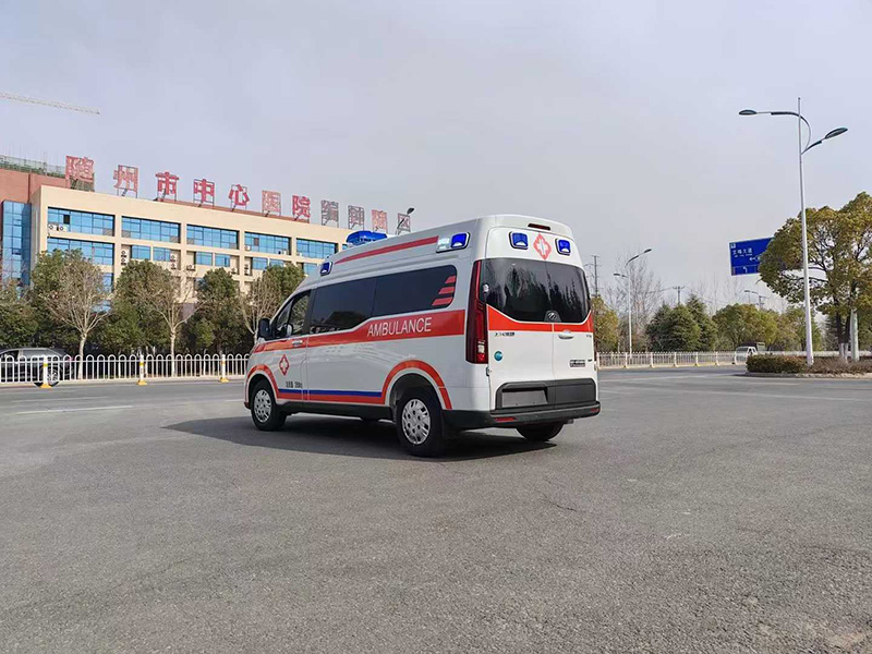 大通V70救护车