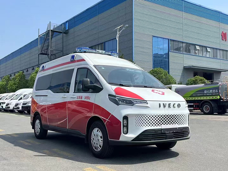 依维柯聚星纯电救护车