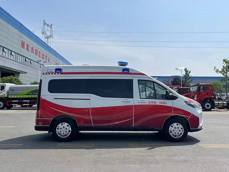 依维柯聚星纯电救护车