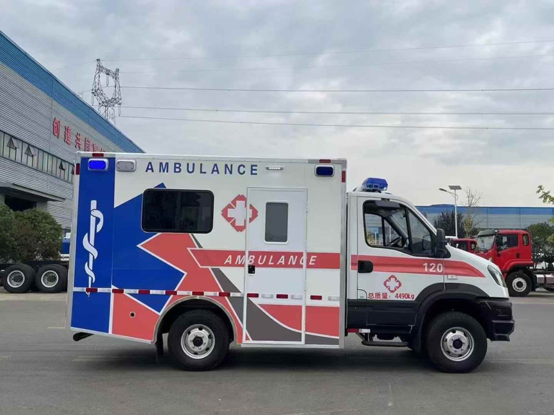 依维柯欧胜四驱越野救护车