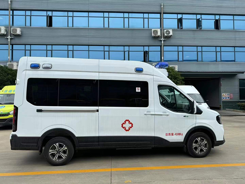 福特全顺T8救护车