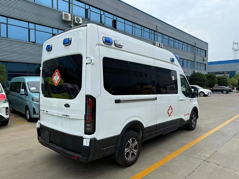 福特全顺T8救护车