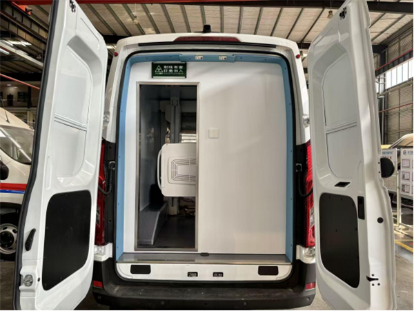 福特T8长轴高顶DR体检车